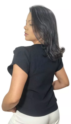 Blusa Feminina Manga Princesa Crepe Aurora - Preto - comprar online