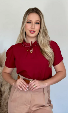 Blusa Feminina Moda Social Executiva Manga Curta - Bordô - Estilo Márcia