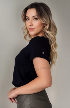 Blusa Feminina Social Duna Decote V Manga Curta - Preta na internet
