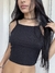 Top de tiras negro