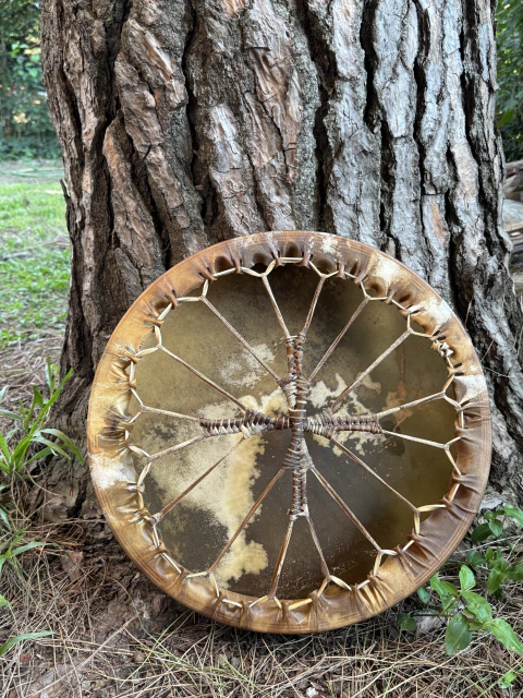 Tambor de 45 cm de diámetro cuero de potro. VENDIDO
