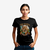 Camiseta preta com estampa de uma onça e as palavras "THE QUEEN GRACEFUL POWER".