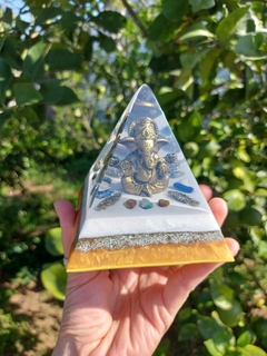 Pirâmide Orgonite Ganesha Base 10cm Prosperidade com Nanotecnologia na internet