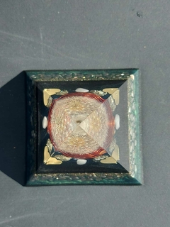 Pirâmide Orgonite Dente-de-leão Base 9cm Verde com Nanotecnologia na internet