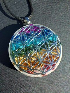 Pingente Orgonite Flor da Vida 7 Chakras com Nanotecnologia - ORAC ORGONITES - Loja Online de Orgonites