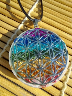 Pingente Orgonite Flor da Vida 7 Chakras com Nanotecnologia - comprar online
