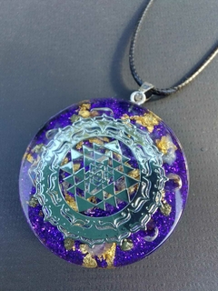 Pingente Orgonite Sri Yantra com Nanotecnologia Roxo - ORAC ORGONITES - Loja Online de Orgonites