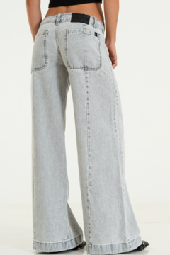 Wide leg rigido c/recorte Tiro Bajo y boton interno (S ALFON) - nox denim
