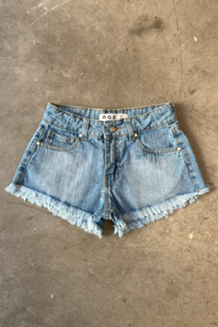 Short rigido Tiro Bajo Con Desflecado (COCO)