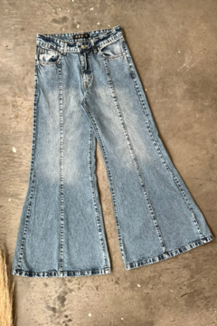 Wide leg Flare Rigido Tiro Medio (SKY)