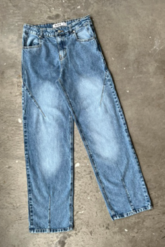 Wide leg rigido Tiro Medio Con Pinzas (YAGUAR)