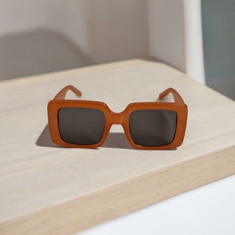 Óculos de Sol Sofia 2404 - 5X de R$ 43,98