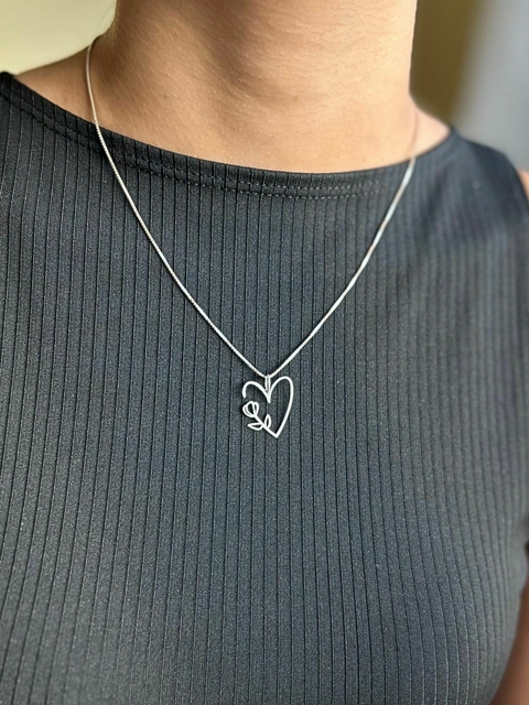 Colar Coração com Rosa - comprar online