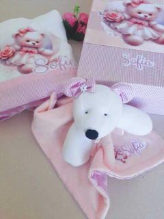 Caixinha Personalizada Presente para Bebê Ursinha com toalha de banho e naninha - Mimos na Caixa - comprar online
