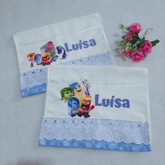 Kit creche personalizado: almofada, sacola para cobertas e toalhinhas - Mimos na Caixa