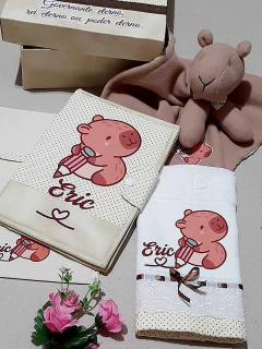 Caixa de Presente Personalizada para Bebê Tema Capivara – Mimos na Caixa - Mimos na Caixa