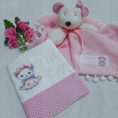 Kit Presente para bebê Ursinha Delicada: manta, babeiro, babita e naninha - Mimos na Caixa