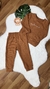 Imagem do CONJUNTO MENINO CASACO E CALÇA EM MALHA WAFFLE CARAMELO - ALEKIDS