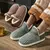 Chinelos de pelúcia antiderrapantes para homens e mulheres, chinelos quentes, monocromáticos, sapatos de algodão casuais, estilo conciso, inverno, casais, saltos envoltos - loja online
