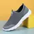 2023 leve masculino sapatos casuais respirável deslizamento em tênis casuais masculinos anti-deslizamento apartamentos sapatos de caminhada ao ar livre tamanho 39-47 na internet