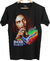 Camiseta preta com estampa de Bob Marley, apresentando seu rosto e uma imagem dele tocando guitarra, com detalhes em verde, amarelo e vermelho. Camiseta Bob Marley Rei do Reggae