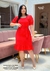 Vestido em crepe, com elegante detalhe em guipir