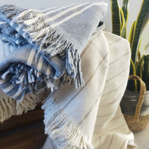 Manta Rústica con Rayas - 150 x 120 cm.