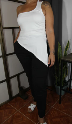 Top Mimi un hombro blanco en internet