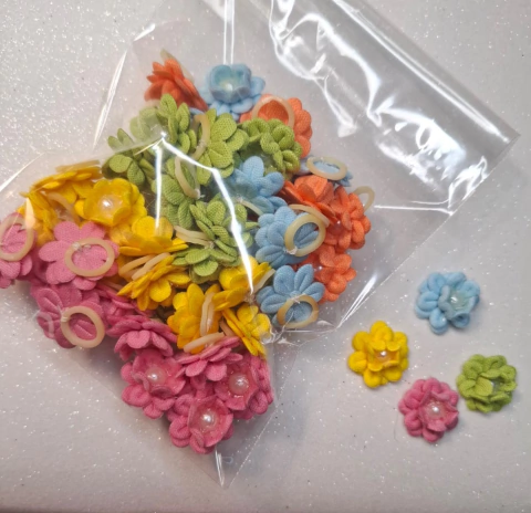 50 Mini Flor 3D Prensada PET Luxo - Elástico - Banho e Tosa - Acessórios PET