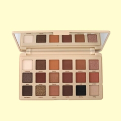 Paleta de sombras Glass Mirror Shade da Ruby Rose, com 18 tons variados em uma embalagem clara, elegante e com espelho. 