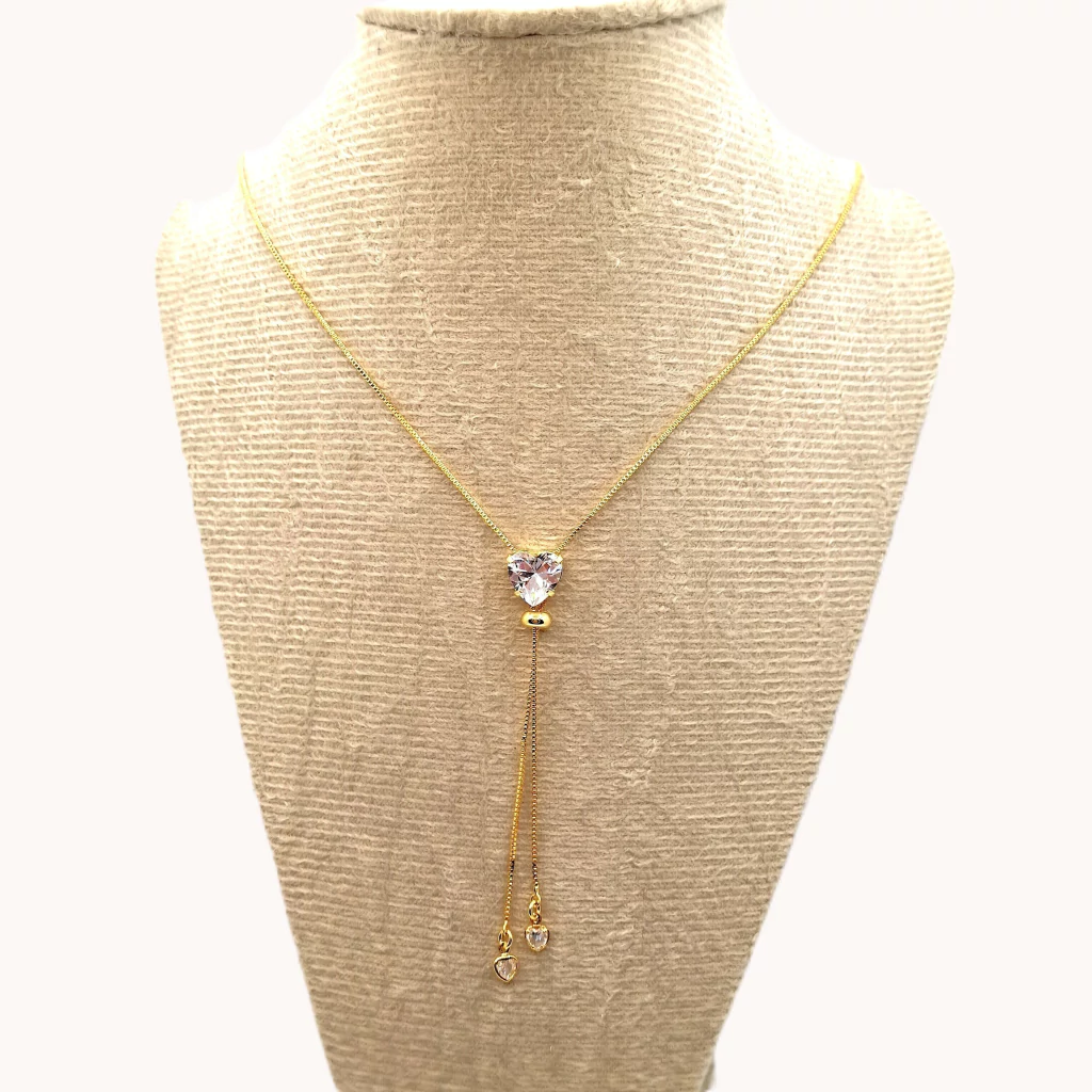 Colar gravatinha com coração de zircônia banhado a ouro