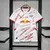 Camisa branca do RB Leipzig 24/25 com detalhes em vermelho e logotipo da Puma.