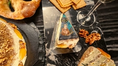 Queijo Santo Casamenteiro Cruzilia 200g na internet