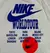 CAMISETA NIKE BRANCA COM LOGOS AZUIS na internet