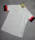 CAMISETA NIKE BRANCA COM DETALHES NAS MANGAS - comprar online