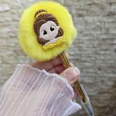 CANETA COM POMPOM PRINCESAS - Cotton papelaria