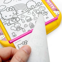 Imagem do MEU PRIMEIRO KIT DE PINTURA HELLO KITTY - BLISTER C/ 1 LIVRO DE ROLO + SUPORTE + 4 HIDROCORES + 4 LÁ