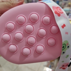 Bolsa Câmera Hello Kitty em Silicone – Fofura que Vai com Você! na internet