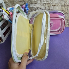 Kawaii Lápis Transparente Caso, Grande Capacidade impermeável Pen Bag, Material Escolar Estudante dos desenhos animados - comprar online