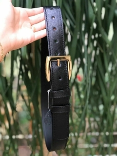 Cinto Liso Fivela Dourada Quadrada - comprar online