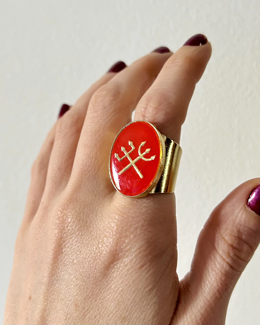 Anel Tridente Cruzado Ajustável Exu e Pombagira Vermelho