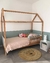 Cama casita Minga con detalles laqueados - comprar online