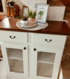 Mueble laqueado con puertas combinado