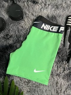 Short Nike pro con resorte en internet