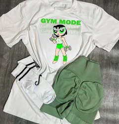 Conjunto deportivo en internet