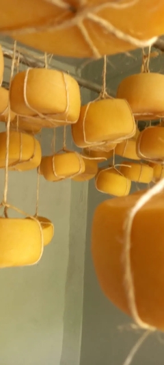 Queijo da Lucia Defumado - Sabores do Sítio - Fumacinha - Empório, Uai!