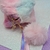 Estojo de pelúcia coelhinho com pompom - Papelaria Nuvem Encantada