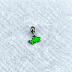 Berloque tartaruga verde em aço inox