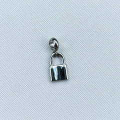 Berloque cadeado em aço inox