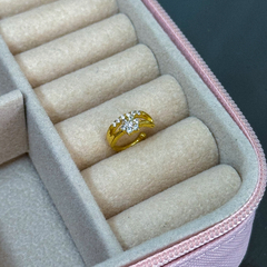 Brinco fake florzinha cravejada em zircônias - comprar online